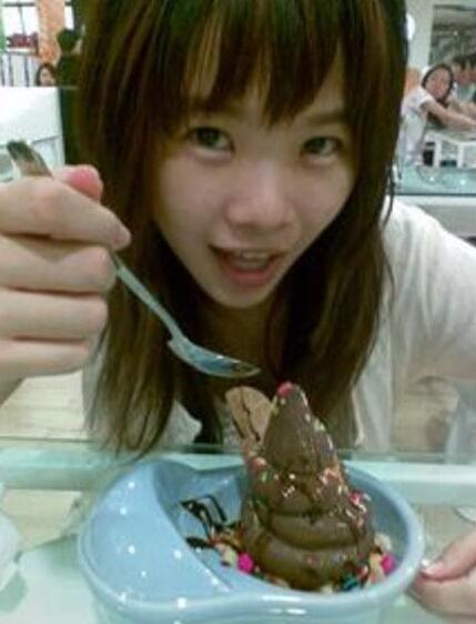 日本人吃屎是真的吗？少女吃大便现拉现吃