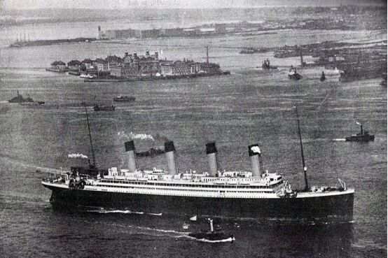泰坦尼克号沉船之谜 1000多人葬身大海