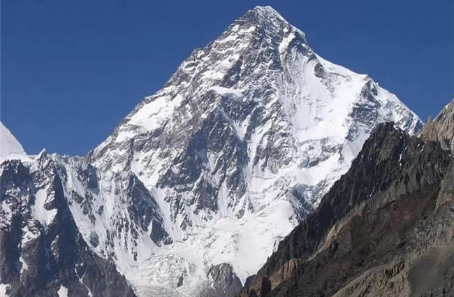 世界上最高的山峰 珠穆朗玛峰海拔高达8868米