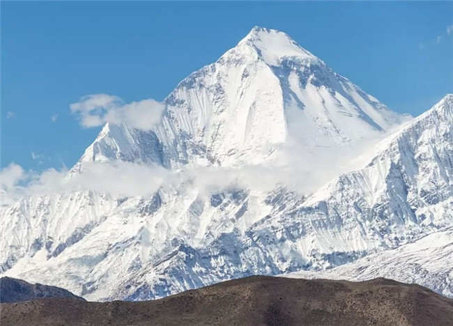 世界上最高的山峰 珠穆朗玛峰海拔高达8868米