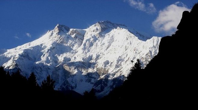 世界十大高峰 珠穆朗玛峰第一高